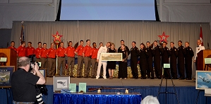 2014_04_GoldenKnightsSnowbirds.jpg (45469 bytes)